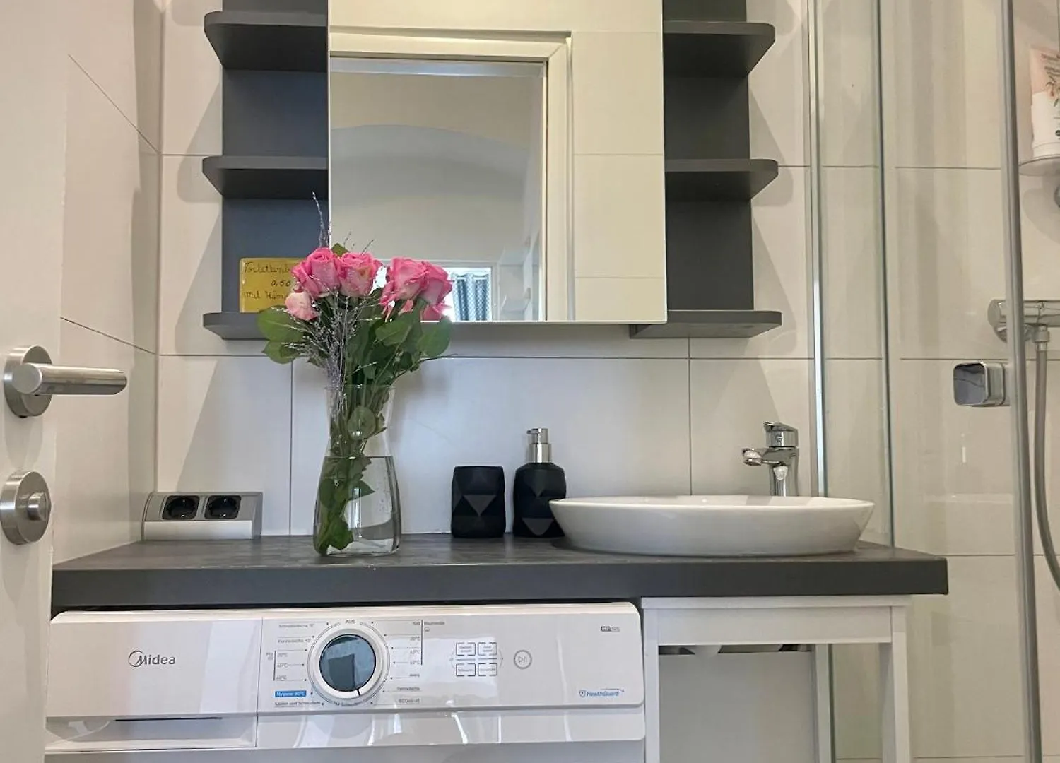 Your Home In Vienna Self Check In